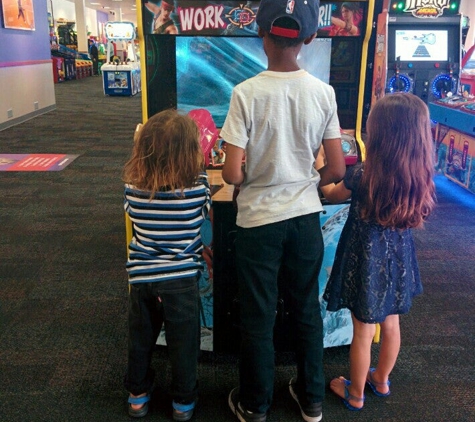 Chuck E. Cheese's - Long Beach, CA