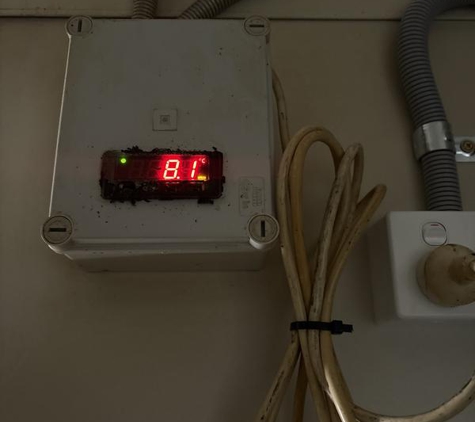Serhan Refrigeration Pty Ltd - Hadfield, VIC. This is how they fix the problem and never picks the call again