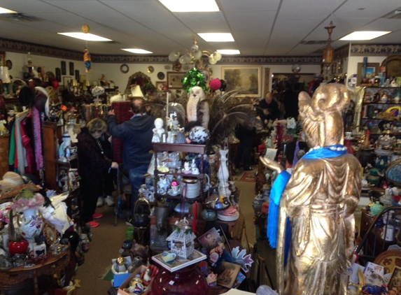 Kathy's Antique Shop - Chesterton, IN