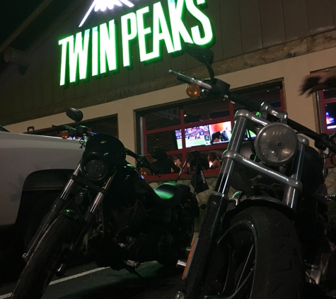 Twin Peaks Restaurant - Corpus Christi, TX