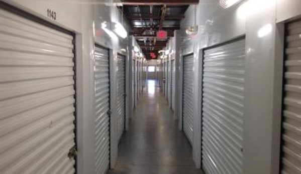 Life Storage - Arlington, TX