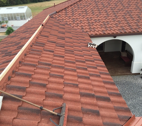 Clover Roofing - Murphysboro, IL. Metal Tiles