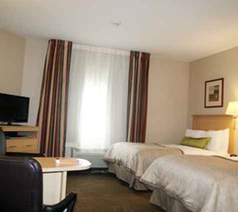 Candlewood Suites Grand Prairie - Peoria, IL