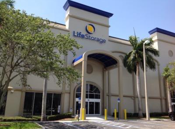 Life Storage - Fort Lauderdale, FL