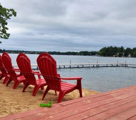 Bostwick Lake Inn - Rockford, MI