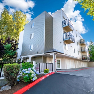 West Mall Place Apartment Homes - Everett, WA