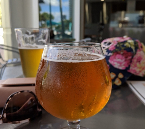 Castaway's Craft Beer & Pizza - Riviera Beach, FL