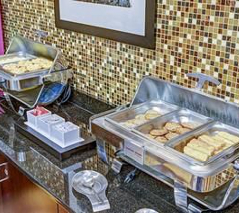 Hampton Inn & Suites Cleveland-Airport/Middleburg Heights - Middleburg Heights, OH