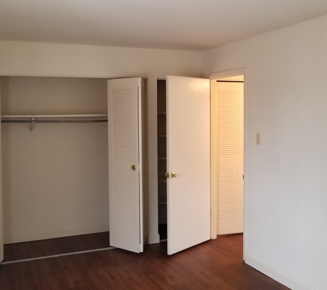 Caroline Apartments - Saint Louis, MO. 1BedroomUnit - Bedroom1.1