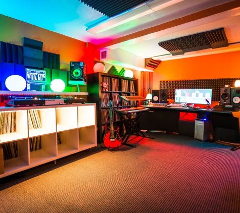 Roundabout Records DJ & Recording Studio - Delray Beach, FL