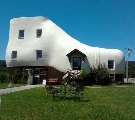 Haines Shoe House - Hellam, PA