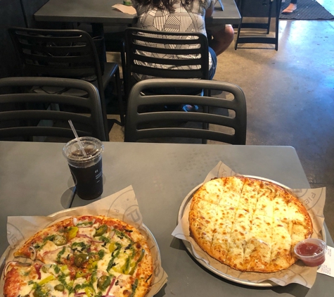 Pieology Pizzeria - Honolulu, HI