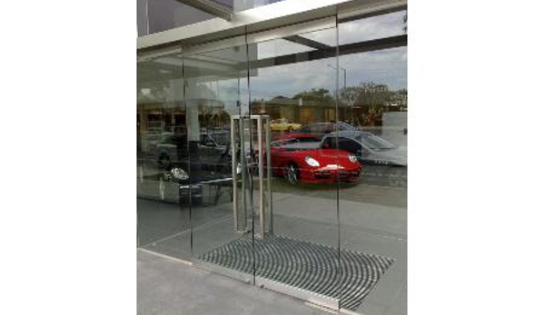 Tomlinson Glass Pty Ltd