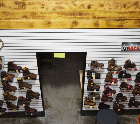 Boots and Beyond (formerly Mullets Footwear) - Middlefield, OH