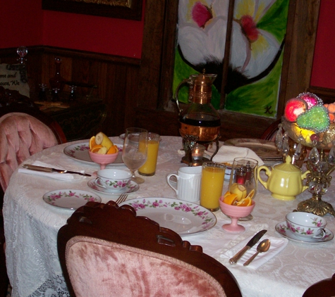 The Whistler Hotel Bed and Breakfast - Angleton, TX