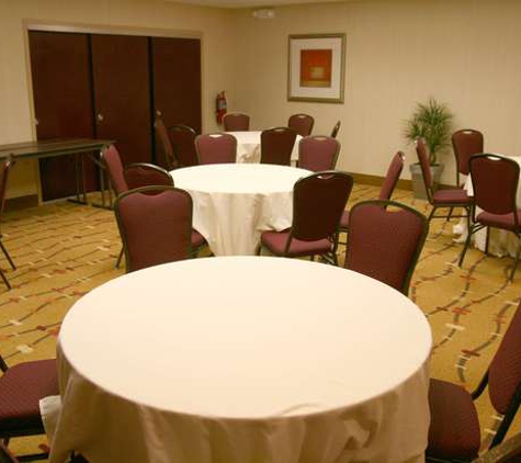 Hampton Inn & Suites-Knoxville/North I-75 - Knoxville, TN