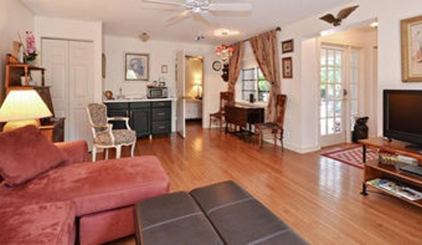 Sabal Palm House Bed & Breakfast - Lake Worth, FL