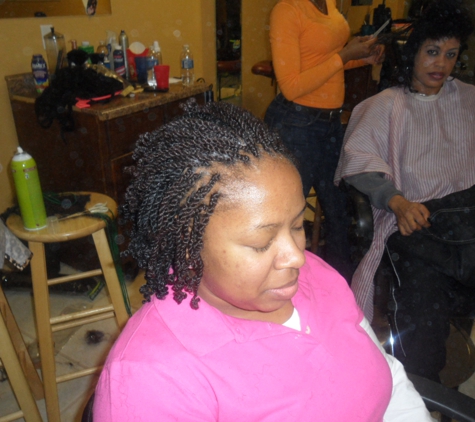 Lovina's African Braids - Waukegan, IL