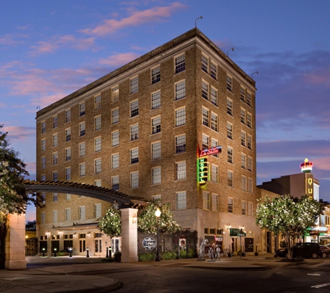 The LaSalle Hotel - Bryan, TX