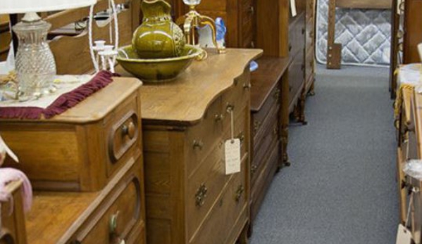 Daval's Used Furniture & Antiques - Hastings, MI