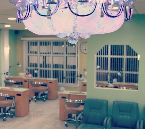 Diva Nails & Spa - Holland, PA