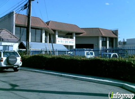 New Young's Auto Body - Stanton, CA