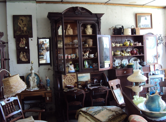 Catlettsburg Antique Mall - Catlettsburg, KY