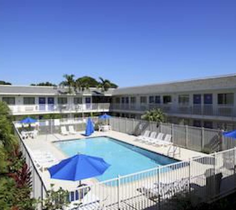 Motel 6 - Lantana, FL