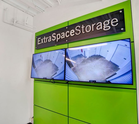 Extra Space Storage - Alexandria, VA