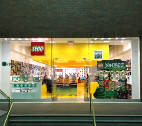 The LEGO® Store Glendale Galleria - Glendale, CA