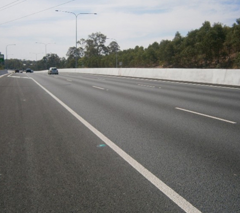 Kerb & Co - Gaven, QLD. Slipform Concrete Barrier