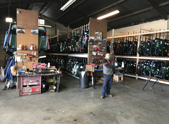 Low Cost Auto Glass - Modesto, CA