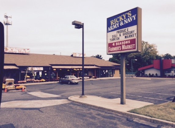 Four Seasons Farmers Market - Delran, NJ