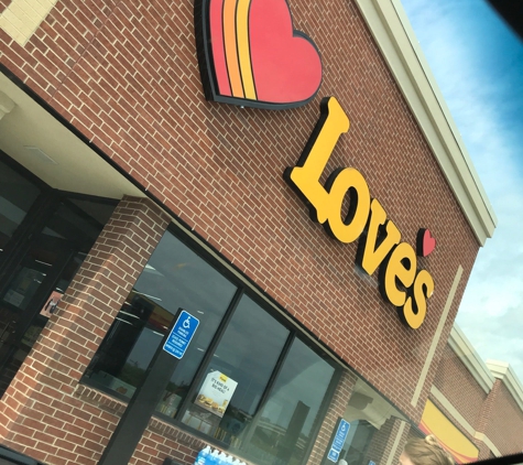 Love's Travel Stop - Ellsworth, IA