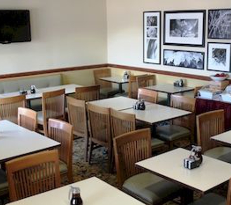 Country Inns & Suites - Brooklyn Center, MN