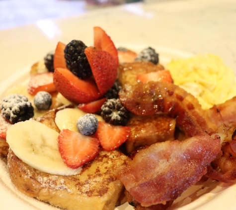 French Toast Bakery - Jackson Heights, NY. Great Start to my day!!!