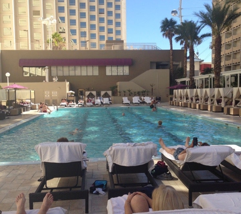 The Pool at Harrah's - Las Vegas, NV