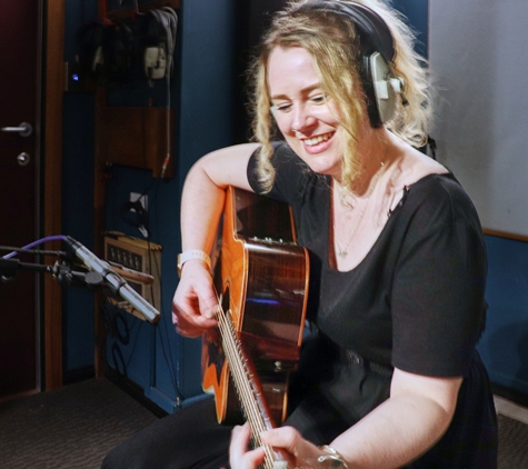 Pegasus Studios - Bayview Heights, QLD