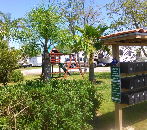 Tropical Gardens RV Park & Resort - Dickinson, TX