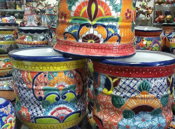 Rosas Pottery and More - Arlington, TX. Handmade Talavera Pottery  at Rosa's Pottery and More