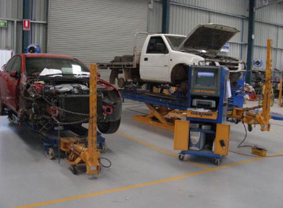 Batkin & Damme Smash Repairs - Wagga Wagga, NSW