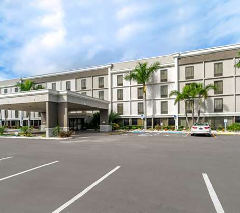 Comfort Inn and Suites - Clearwater, FL