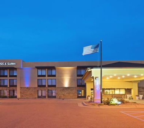 Holiday Inn Express & Suites Colby - Colby, KS