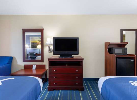 Days Inn by Wyndham Chipley - Chipley, FL