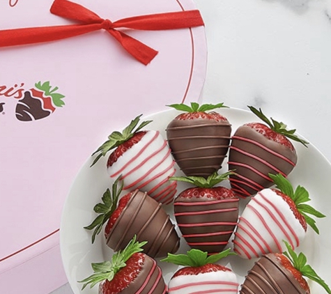 Chamberlains Chocolate Factory - Roswell, GA. Strawberries
