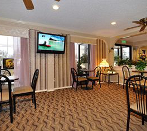 Mockingbird Inn & Suites - Monroeville, AL