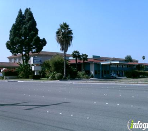 Brookhurst Plaza Inn - Anaheim, CA