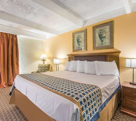 Super 8 by Wyndham Macon GA - Macon, GA