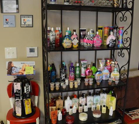 Studio 505 Tanning & Salon - Clinton, IL