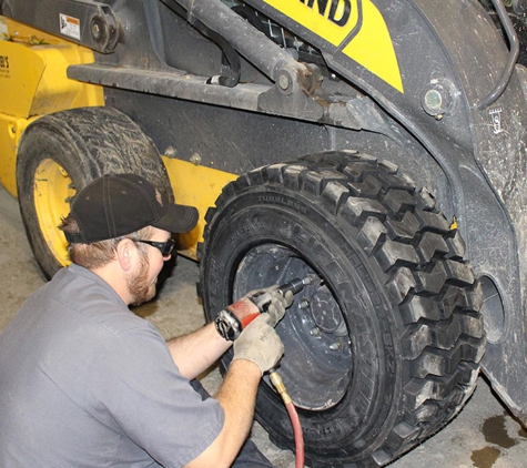 Bauer Built Tire & Service - Des Moines, IA